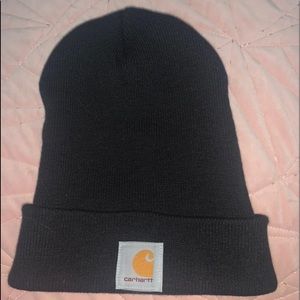 black carhartt beanie